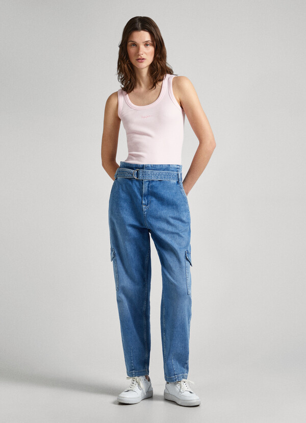 HIGH-RISE TAPER FIT JEANS