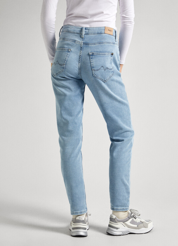 MID-RISE RELAXED FIT JEANS - CAREY