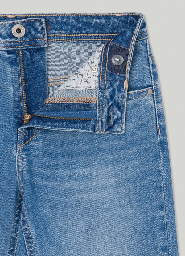 HIGH-RISE TAPER FIT JEANS