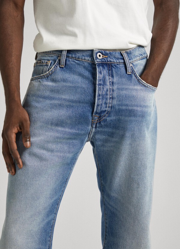 STRAIGHT FIT MID-RISE JEANS - BYRON