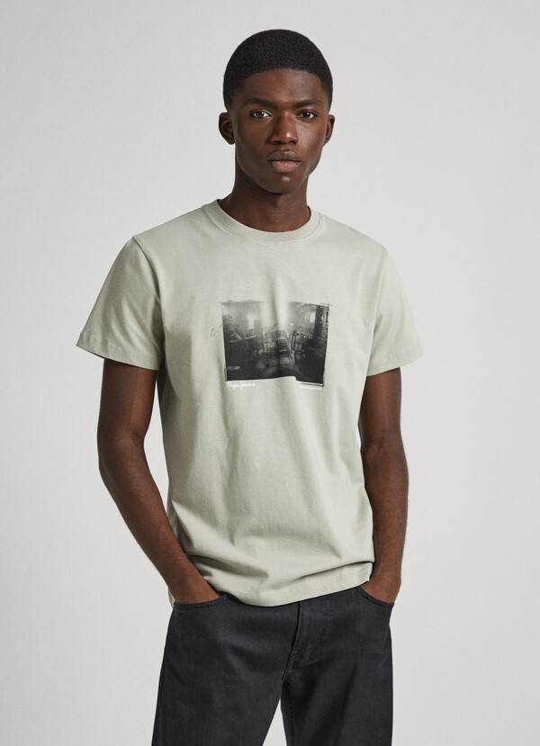 REGULAR FIT T-SHIRT WITH PHOTO PRINT