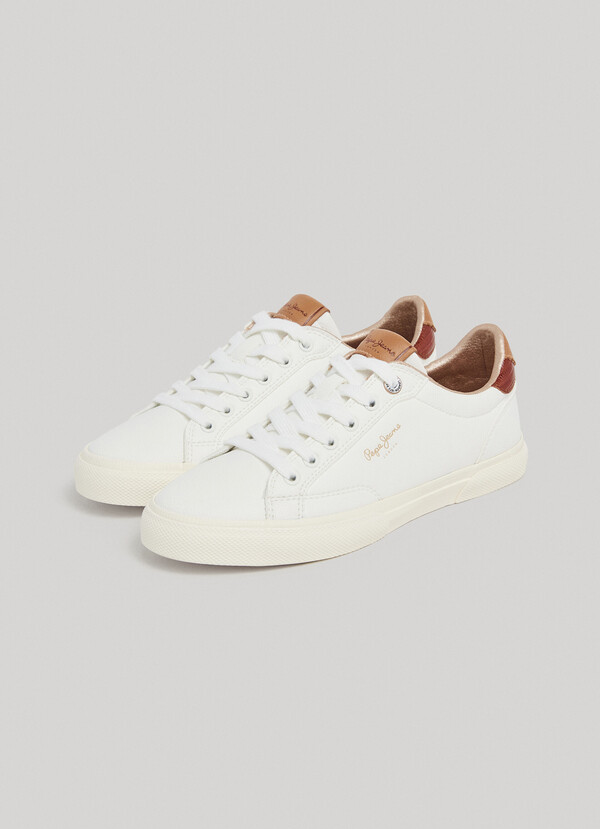 CLASSIC LACE-UP TRAINERS