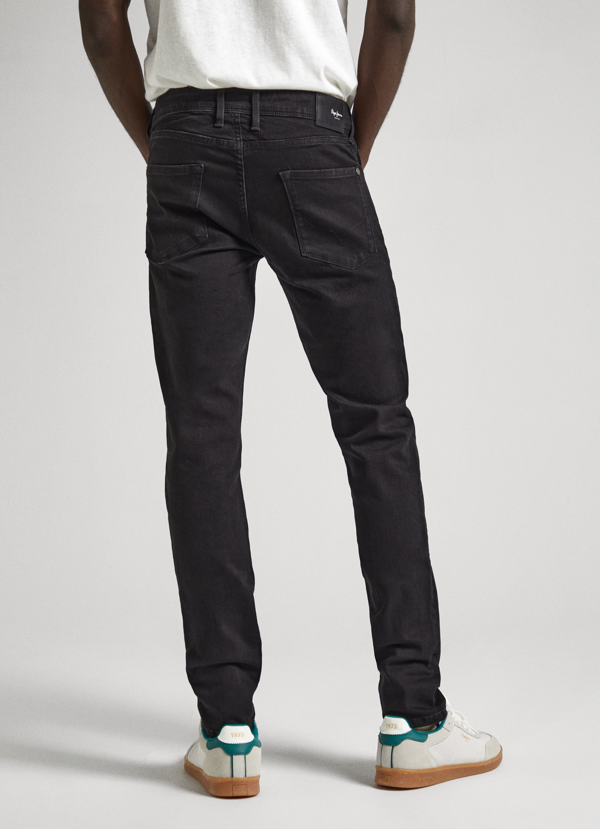 Finsbury Low-Rise Skinny Jeans | Pepe Jeans